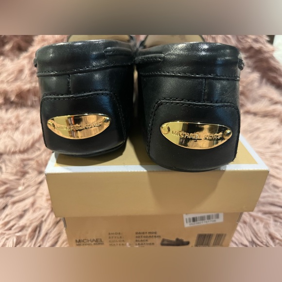 Michael Kors Women’s Daisy Moc Loafers - Picture 2 of 4